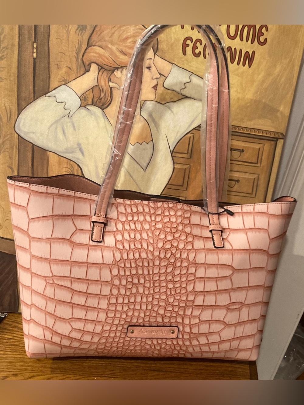 De Vesi Crocodile-Embossed Large Tote with Pouch + Dust Bag NWT - Picture 6 of 9